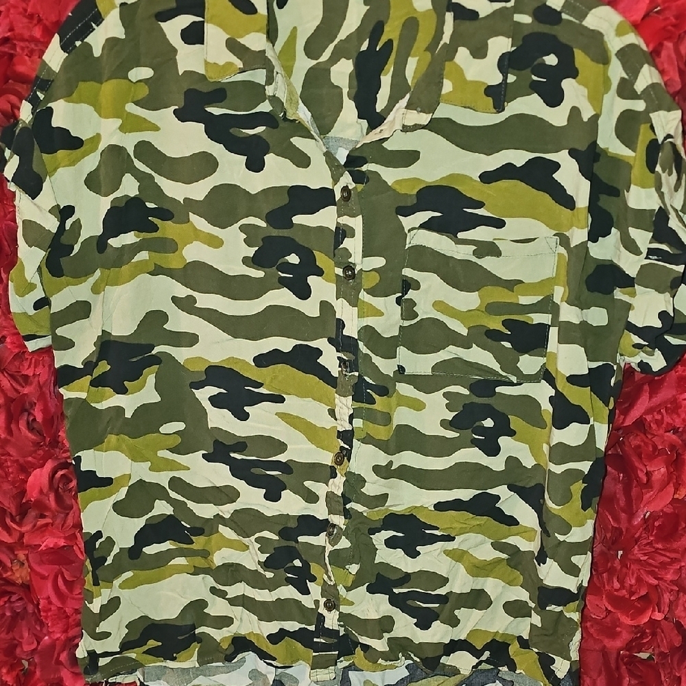 Velvet Heart Multicolor Camouflage Shirt Size Large